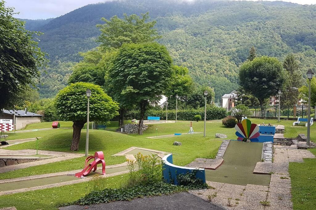 Grand T2 Calme Et Cosy Au « Pyrenees Palace » Bagneres-de-Luchon Ngoại thất bức ảnh