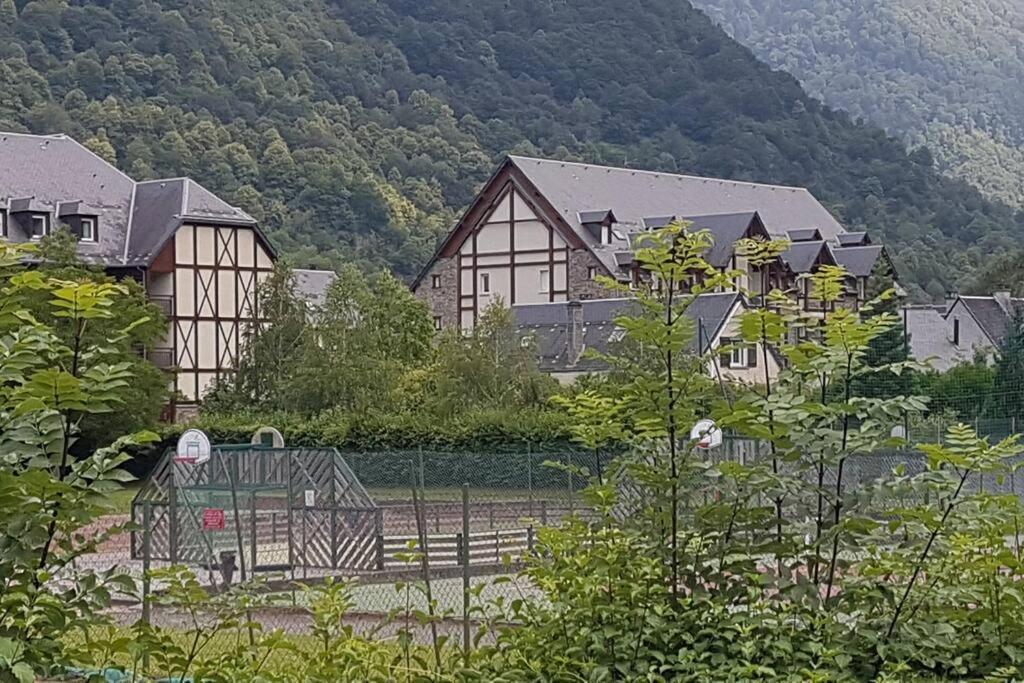 Grand T2 Calme Et Cosy Au « Pyrenees Palace » Bagneres-de-Luchon Ngoại thất bức ảnh
